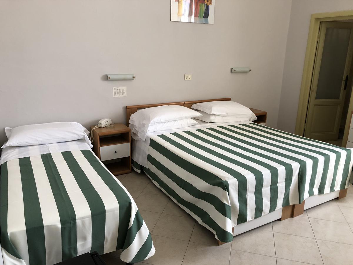Hotel Valdinievole Lido di Camaiore Exterior photo